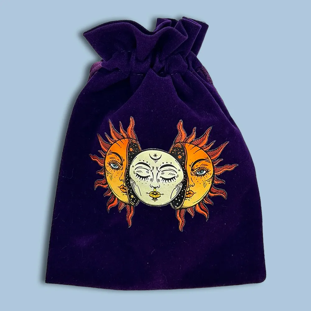 🌞🌕 Πουγκί Ταρώ – Ήλιος & Πανσέληνος Η ένωση του Ορατού με το Αθέατο.